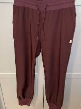 Vuori Performance Joggers M Plum Mauve NWOT EUC Drawstring Lounge pants